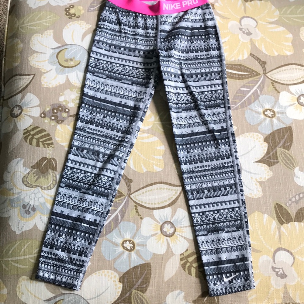 Nike pro compression leggings